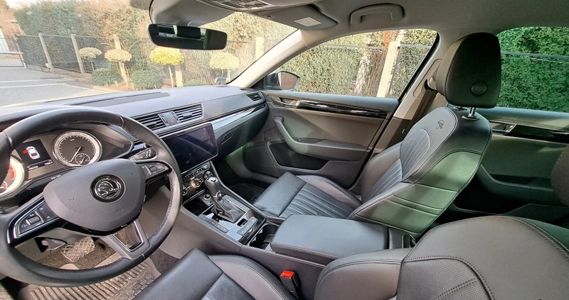 Skoda Superb cena 89000 przebieg: 187000, rok produkcji 2017 z Gliwice małe 56